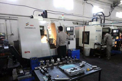 現在在上技校學數控專業,聽人說又臟又累工資還低還要繼續嗎?